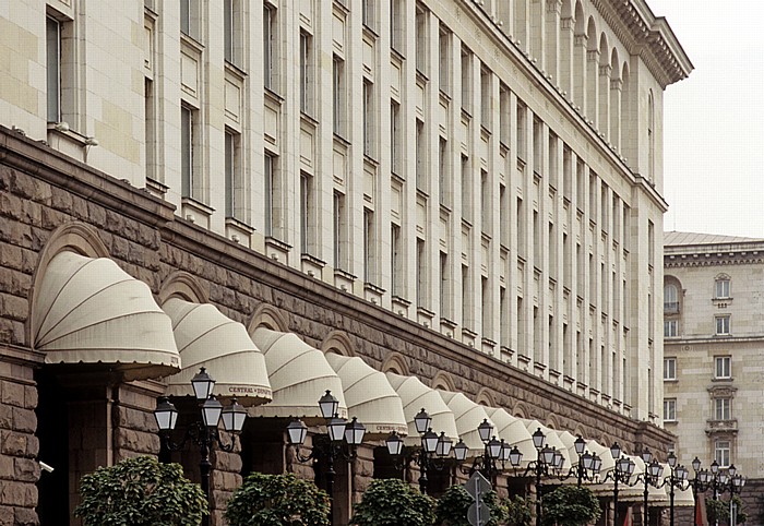 Boulevard Knjaginia Maria Luisa: Largo-Komplex - Zentralkaufhaus Sofia (ZUM, Zentralen Uniwersalen Magasin) Sofia