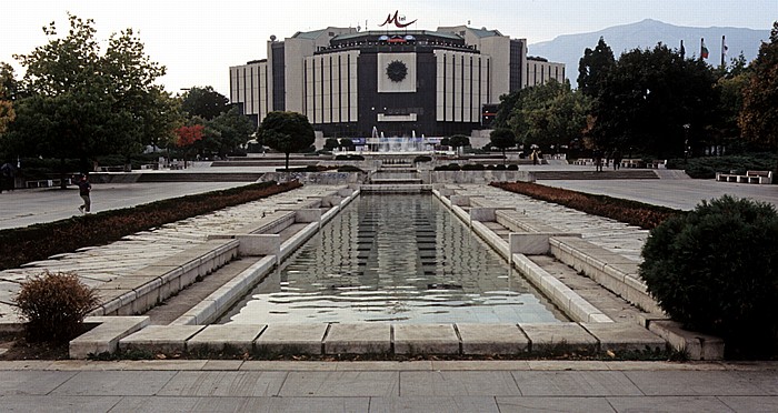 Bulgarienplatz, Nationaler Kulturpalast (NDK) Sofia