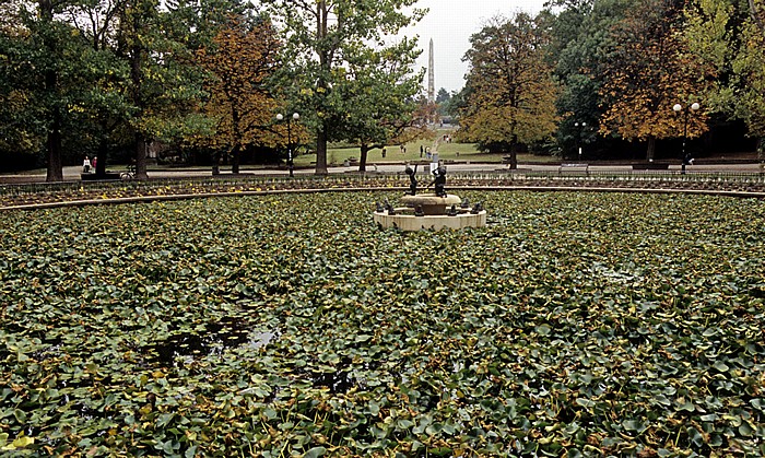 Sofia Borissowa gradina (Borisgarten): Lilienteich Partisanendenkmal