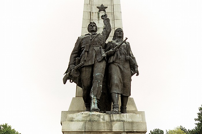 Borissowa gradina (Borisgarten): Denkmal Bratska mogila zum Gedenken an den nationalen Widerstand (Partisanendenkmal) Sofia