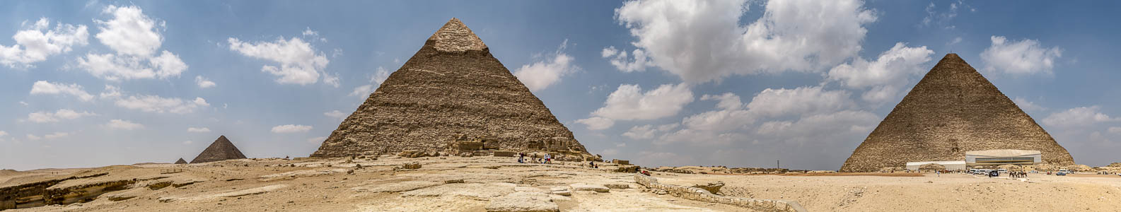 Gizeh-Plateau (v.l.): Mykerinos-Pyramide, Chephren-Pyramide, Cheops-Pyramide