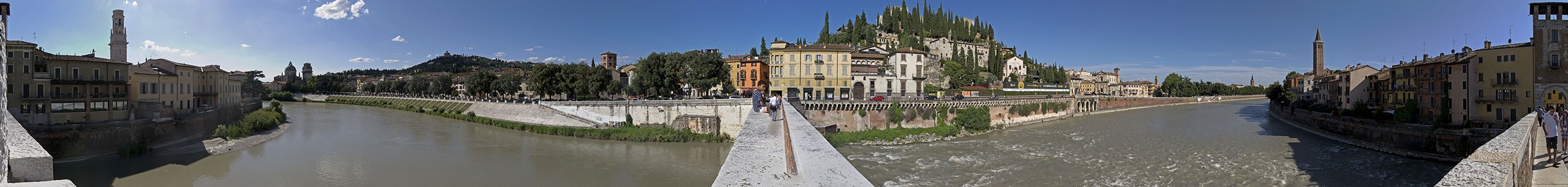 Blick von der Ponte Pietra Verona