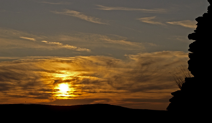 Schloss Veldenz: Sonnenuntergang über Hunsrück und Eifel