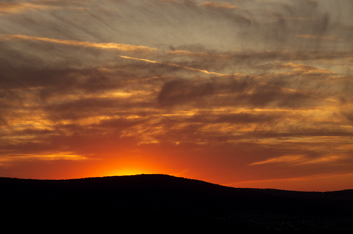 Schloss Veldenz: Sonnenuntergang über Hunsrück und Eifel