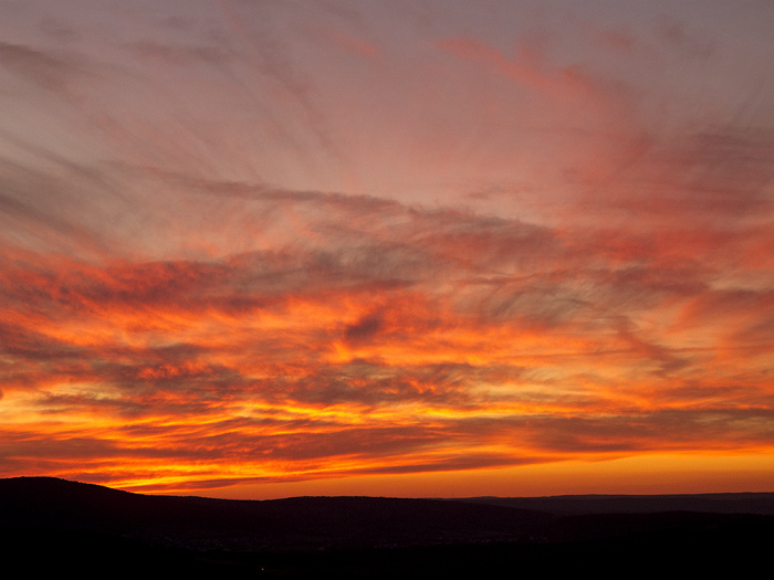 Schloss Veldenz: Sonnenuntergang über Hunsrück und Eifel