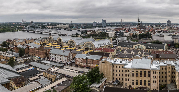Blick von der Akademie der Wissenschaften: Moskauer Vorstadt (Maskavas forstate) Riga