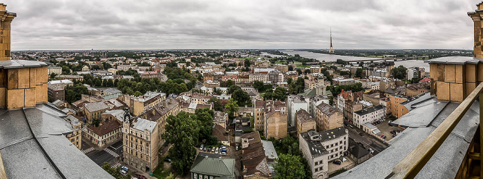 Riga Blick von der Akademie der Wissenschaften: Moskauer Vorstadt (Maskavas forstate) Düna Fernsehturm Riga Inselbrücke