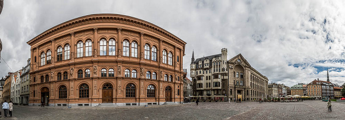 Riga Altstadt: Domplatz (Doma laukums) mit Börse und Radio Lettland / Finanzministerium
