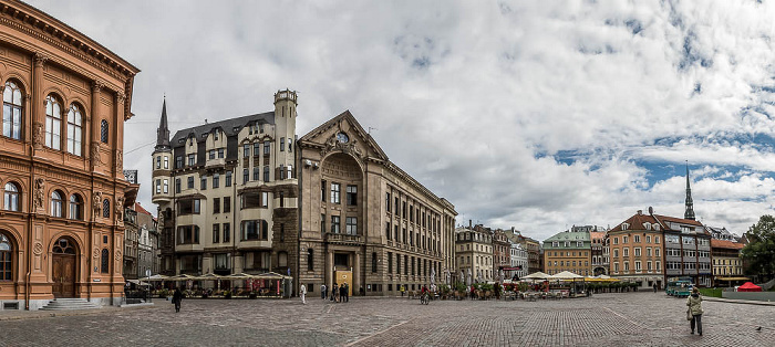 Riga Altstadt: Domplatz (Doma laukums) mit Radio Lettland / Finanzministerium