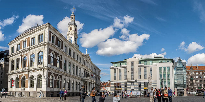 Altstadt: Rathausplatz (Rats laukums) mit Rigaer Rathaus Riga