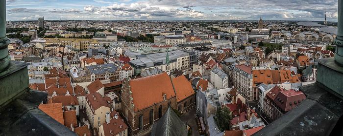 Riga Blick von der Petrikirche: Altstadt Akademie der Wissenschaften Düna Fernsehturm Riga Inselbrücke Johanniskirche Luftschiffhallen Rigaer Zentralmarkt