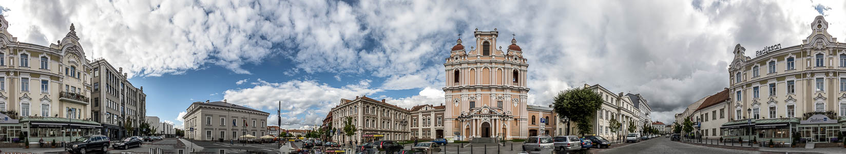 Vilnius Altstadt: Rathausplatz Konservatorium Juozas Tallat-Kelpsa Radisson Blu Astorija Hotel St. Kasimir