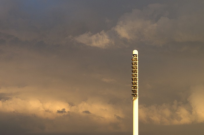 Linzer Stadion Gugl: Flutlichtanlage