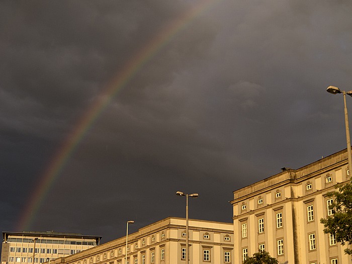 Universität für künstlerische und industrielle Gestaltung Linz (Kunstuniversität Linz), Regenbogen Linz