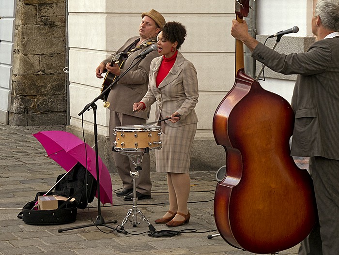 Altstadtviertel: Hauptplatz - Pflasterspektakel Linz