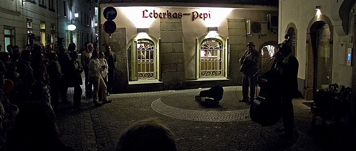 Linz Rathausviertel: Rathausgasse (Leberkas-Pepi) - Pflasterspektakel