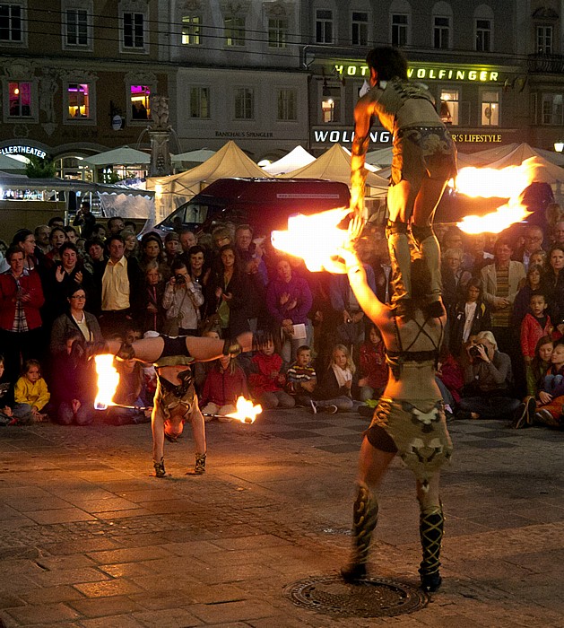 Linz Altstadtviertel: Hauptplatz - Pflasterspektakel