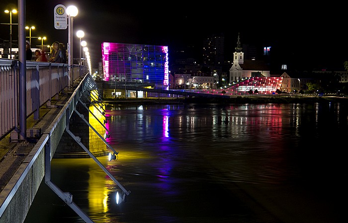 Nibelungenbrücke, Donau, Ars Electronica Center, Stadtpfarrkirche Uhrfahr Linz