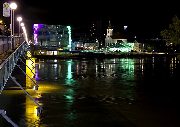 Nibelungenbrücke, Donau, Ars Electronica Center, Stadtpfarrkirche Uhrfahr Linz