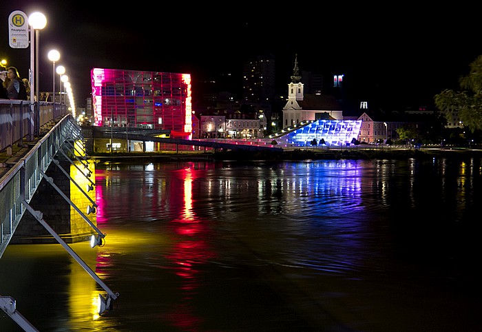 Nibelungenbrücke, Donau, Ars Electronica Center, Stadtpfarrkirche Uhrfahr Linz