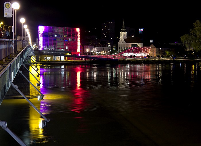 Nibelungenbrücke, Donau, Ars Electronica Center, Stadtpfarrkirche Uhrfahr Linz