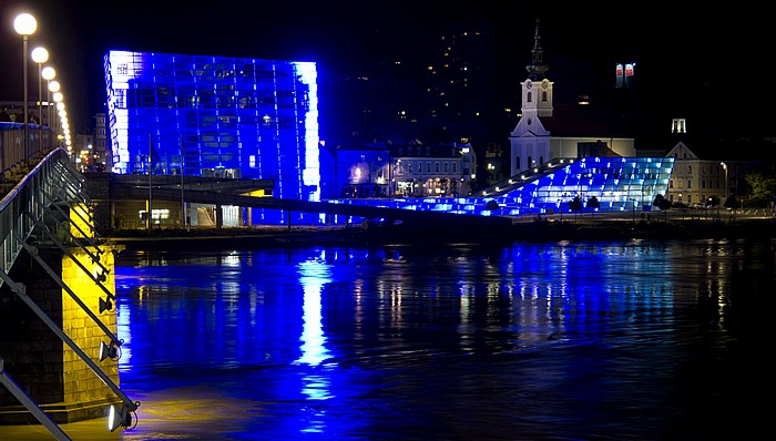 Nibelungenbrücke, Donau, Ars Electronica Center, Stadtpfarrkirche Uhrfahr Linz