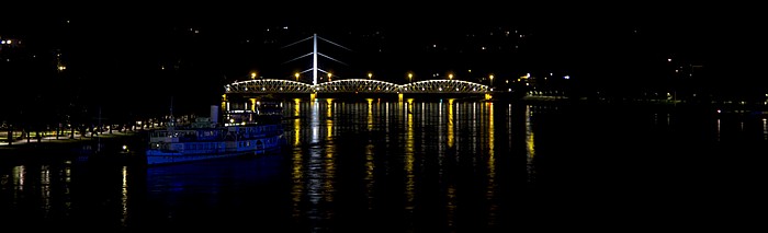 Linz Blick von der Nibelungenbrücke (v.l.): Donau, Eisenbahnbrücke (vorne), Donaubrücke Mühlkreisautobahn