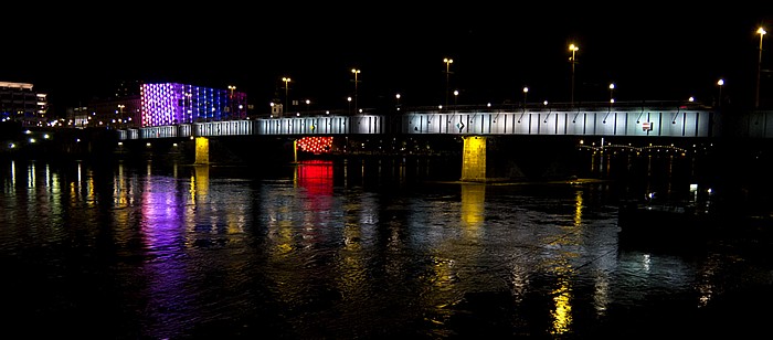 Linz Nibelungenbrücke über die Donau Ars Electronica Center Neues Rathaus