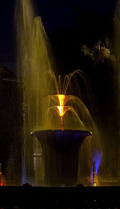 Atanas-Burov-Platz: Brunnen Sofia