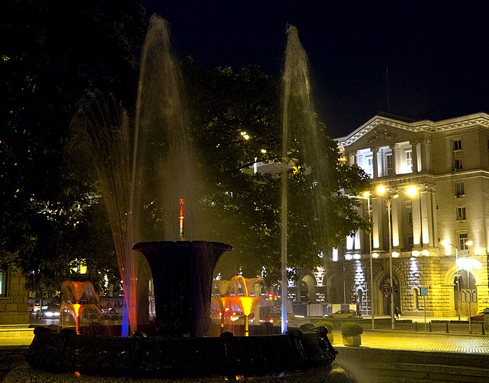 Atanas-Burov-Platz: Brunnen Sofia