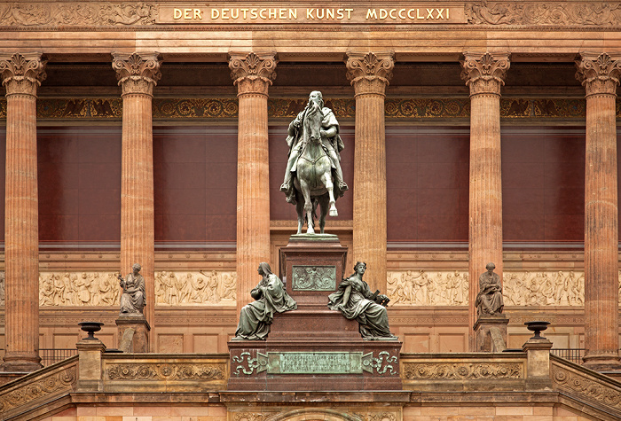 Museumsinsel: Alte Nationalgalerie, Reiterstandbild Friedrich Wilhelms IV. Berlin