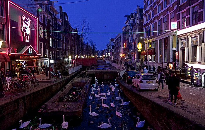 Centrum: De Wallen - Oudezijds Achterburgwal Amsterdam