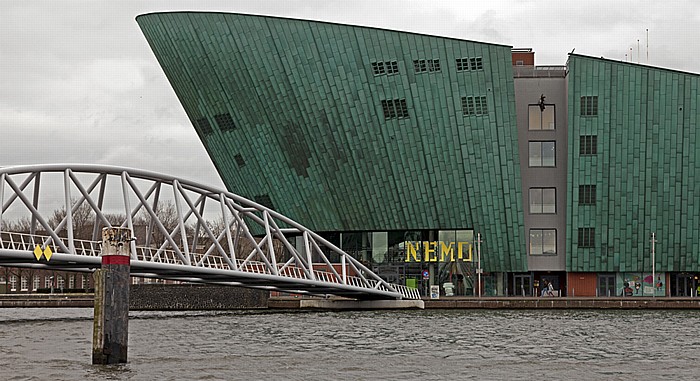 Oosterdok, Oosterdok-Brücke, Technologie-Museum NEMO Amsterdam