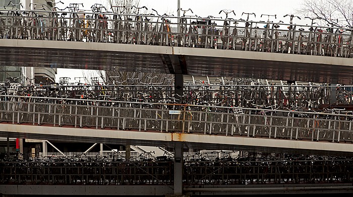 Amsterdam Open Havenfront: Mehrstöckges Fahrrad-Parkhaus