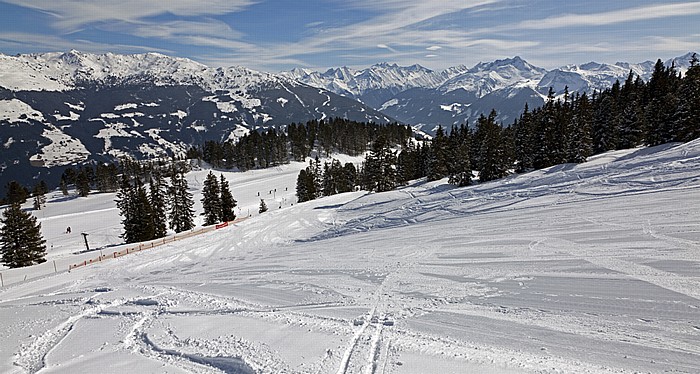 Hochzillertal Kitzbüheler Alpen (links), Zillertaler Alpen