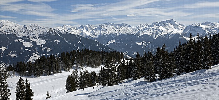 Kitzbüheler Alpen (links), Zillertaler Alpen Hochzillertal