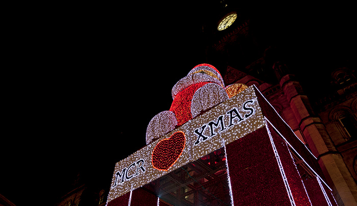 Albert Square mit Weihnachtsmarkt, Manchester Town Hall