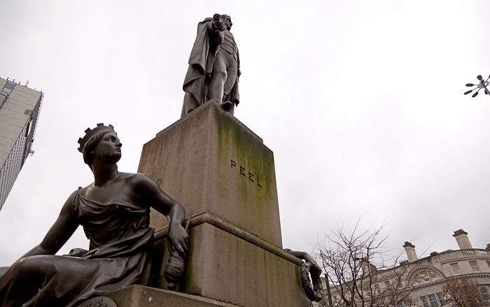 Manchester Piccadilly Gardens: Robert-Peel-Denkmal