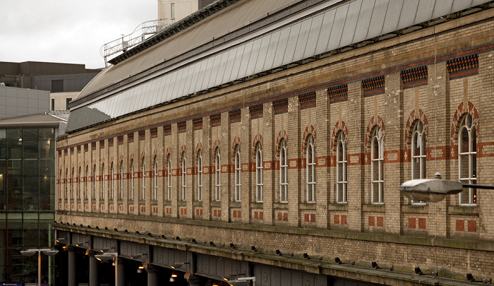 Manchester Piccadilly Station: Fairfield Street Wall