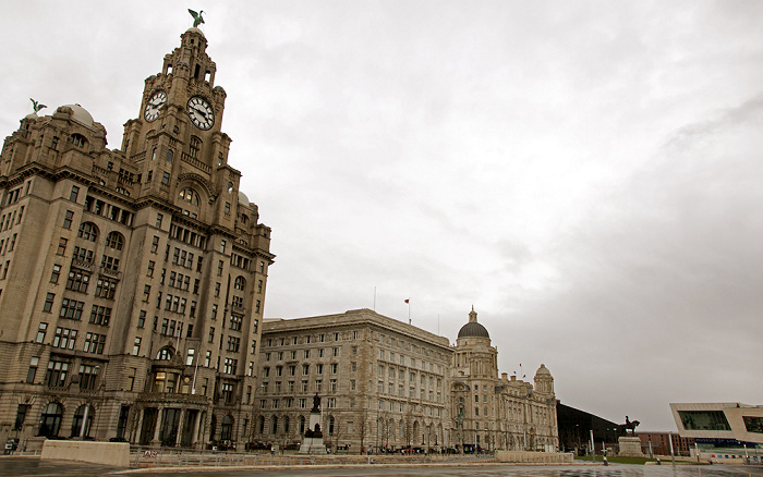 Pier Head: Three Graces (Drei Grazien) - Royal Liver Building, Cunard Building, Port of Liverpool Building (v.l.) Liverpool