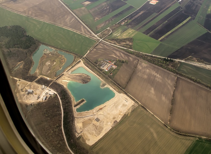 Bayern - Landkreis Freising: Kiesabbaugebiet Brandstadl (Hallbergmoos) Luftbild aerial photo