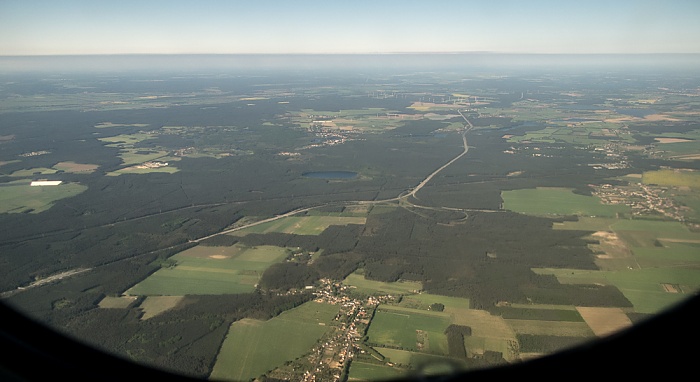 Brandenburg - Landkreis Potsdam-Mittelmark: Autobahndreieck Werder Bliesendorf Bundesautobahn A 10 Bundesautobahn A 2 Göhlsdorf Kloster Lehnin Kolpinsee Werder (Havel) Luftbild aerial photo