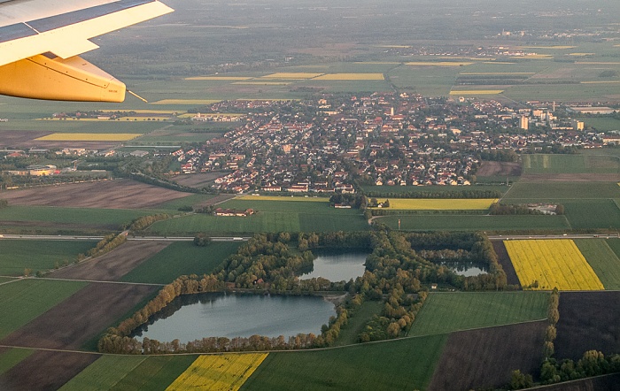 Bayern - Landkreis Freising: Mühlseen, Bundesautobahn A 92, Neufahrn bei Freising Luftbild aerial photo