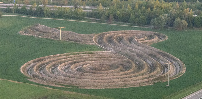 Bayern - Landkreis Freising: Erdzeichen Eine Insel für die Zeit Luftbild aerial photo