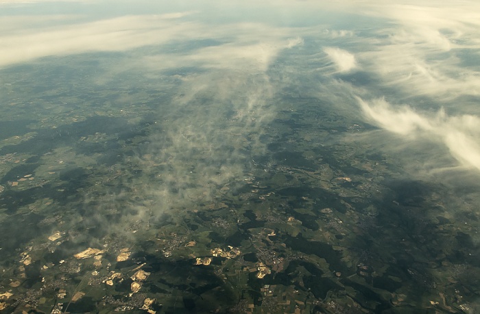 Rheinland-Pfalz - Westerwaldkreis (unten) / Landkreis Altenkirchen (Westerwald) Ruppach-Goldhausen Wallmerod Luftbild aerial photo