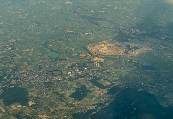 Nordrhein-Westfalen - Städteregion Aachen / Kreis Düren Bundesautobahn A 4 Jülich Tagebau Inden Luftbild aerial photo