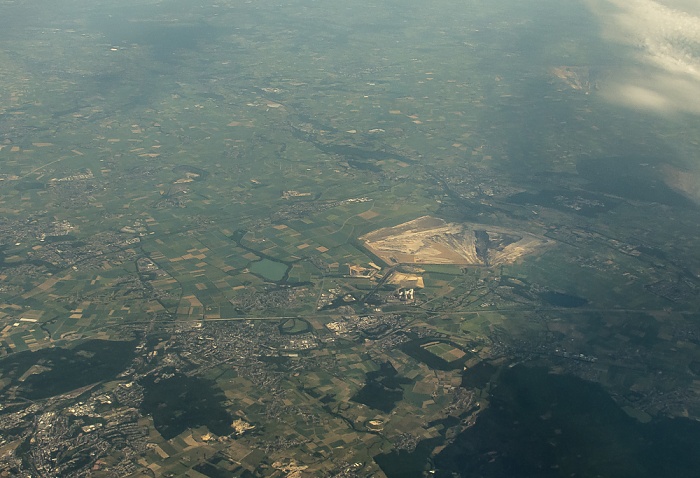 Nordrhein-Westfalen - Städteregion Aachen / Kreis Düren Bundesautobahn A 4 Jülich Tagebau Inden Luftbild aerial photo