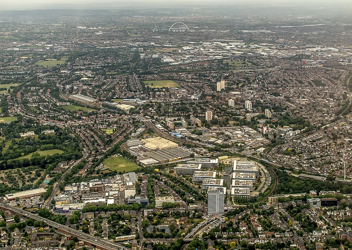 London Borough of Hounslow Chiswick Business Park Gunnersbury Cemetery Gunnersbury Park Gunnersbury Triangle M4 motorway Wembley-Stadion Luftbild aerial photo