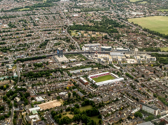 London Borough of Hounslow: Brentford Great West Quarter Griffin Park Gunnersbury Park M4 motorway Luftbild aerial photo