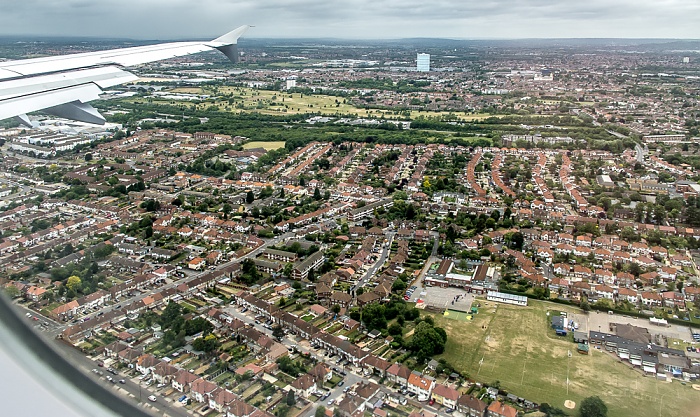 London Borough of Hounslow Airlinks Golf Course Southall Gasometer Luftbild aerial photo